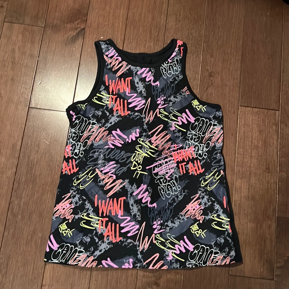 Girls Nike T-shirt